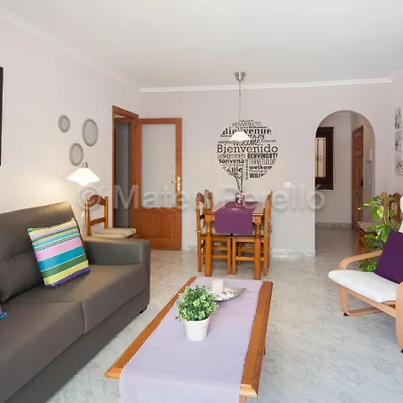 Obelisc Apartment *